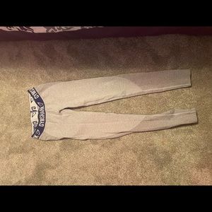 Gym shark leggings
